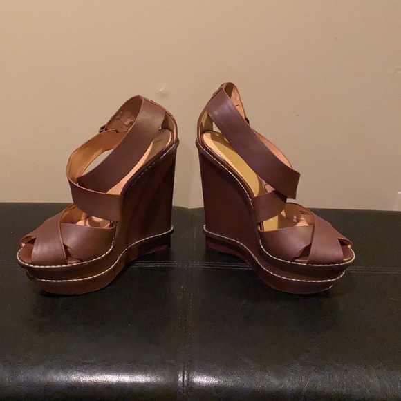 L.A.M.B - Picture 5 of 6